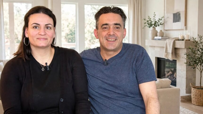Maria Zarrella lächelt neben ihrem Bruder Giovanni Zarrella während eines gemeinsamen Interviews.
